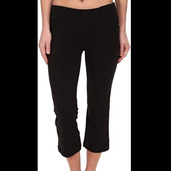 EUC Flattering Black capri Pants - STRETCHY - Picture 1 of 7